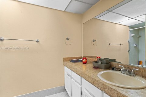 Condo in Margate, Florida, 2 bedrooms  № 1990746 - photo 30