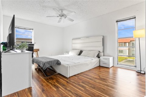 Condo in Margate, Florida, 2 bedrooms  № 1990746 - photo 15