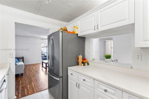 Condo in Margate, Florida, 2 bedrooms  № 1990746 - photo 14