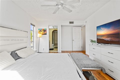 Condo in Margate, Florida, 2 bedrooms  № 1990746 - photo 19