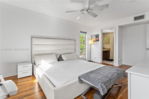 Condo in Margate, Florida, 2 bedrooms  № 1990746 - photo 20