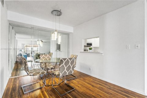 Condo in Margate, Florida, 2 bedrooms  № 1990746 - photo 7