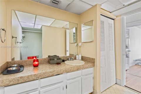 Condo in Margate, Florida, 2 bedrooms  № 1990746 - photo 29
