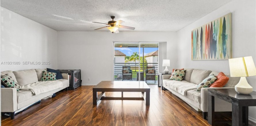 Condo in Margate, Florida, 2 bedrooms  № 1990746