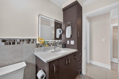 Купить виллу или дом в Майами, Флорида 4 спальни, 163.97м2, № 2176795 - фото 19
