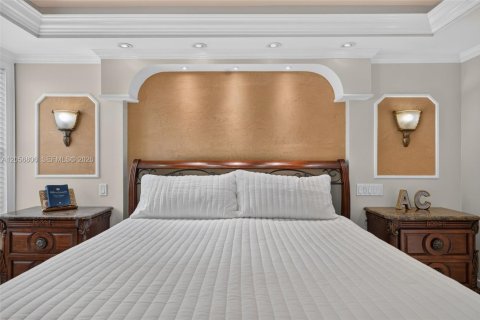 Купить виллу или дом в Майами, Флорида 4 спальни, 163.97м2, № 2176795 - фото 25