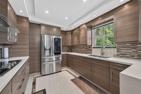 Купить виллу или дом в Майами, Флорида 4 спальни, 163.97м2, № 2176795 - фото 10