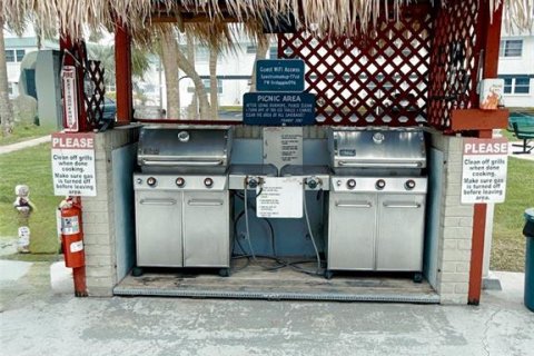 Condo in Saint Petersburg, Florida, 1 bedroom  № 2196241 - photo 29