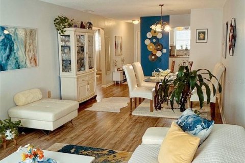 Condo in Saint Petersburg, Florida, 1 bedroom  № 2196241 - photo 25