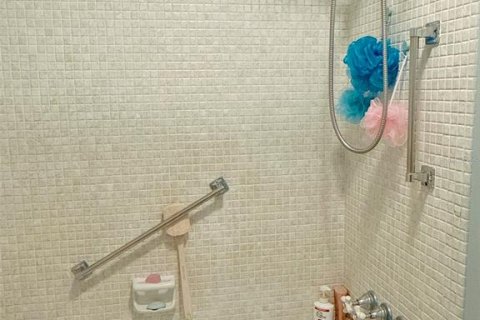 Condo in Saint Petersburg, Florida, 1 bedroom  № 2196241 - photo 16
