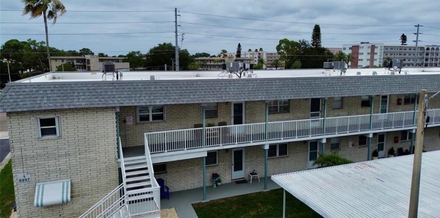 Condo in Saint Petersburg, Florida, 1 bedroom  № 2196241