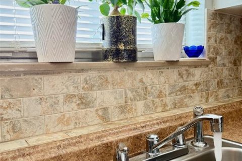 Condo in Saint Petersburg, Florida, 1 bedroom  № 2196241 - photo 21
