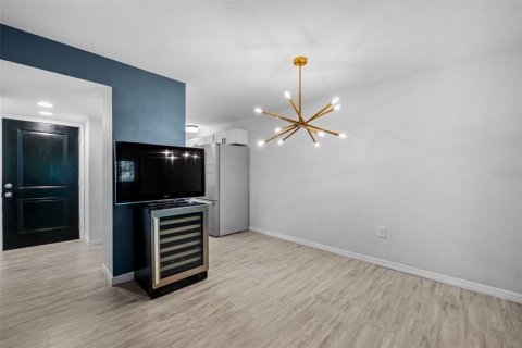 Купить кондоминиум в Сент-Питерсберг, Флорида 3 комнаты, 87.79м2, № 1900823 - фото 12