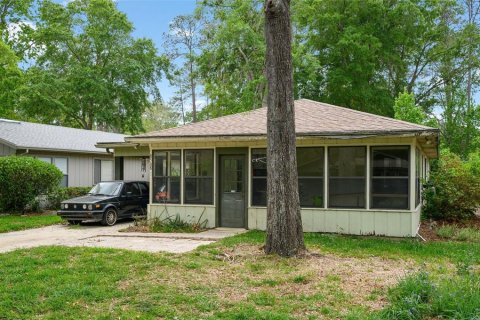 House in Gainesville, Florida 2 bedrooms, 150.5 sq.m. № 2212828