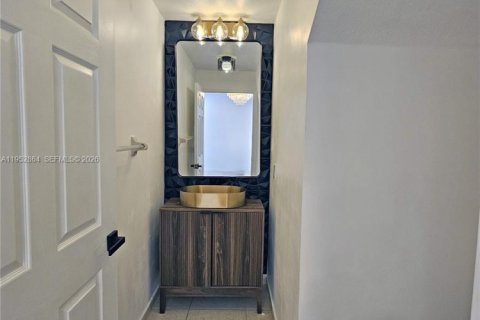 Condo in Miami, Florida, 3 bedrooms № 2090070 - photo 3