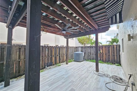 Condo in Miami, Florida, 3 bedrooms № 2090070 - photo 9