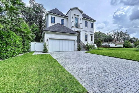 Casa en venta en Tampa, Florida, 5 dormitorios, 398.09 m2 № 1911891 - foto 2