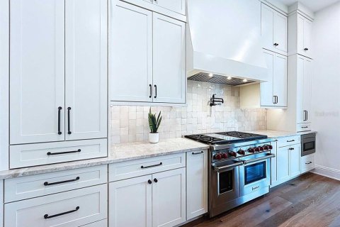 Casa en venta en Tampa, Florida, 5 dormitorios, 398.09 m2 № 1911891 - foto 24