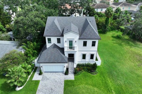 Casa en venta en Tampa, Florida, 5 dormitorios, 398.09 m2 № 1911891 - foto 4
