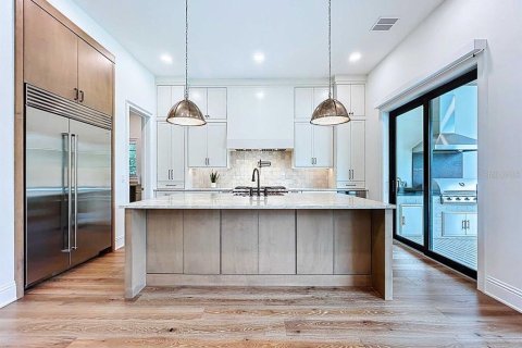 Casa en venta en Tampa, Florida, 5 dormitorios, 398.09 m2 № 1911891 - foto 19