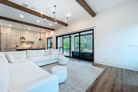 Casa en venta en Tampa, Florida, 5 dormitorios, 398.09 m2 № 1911891 - foto 29