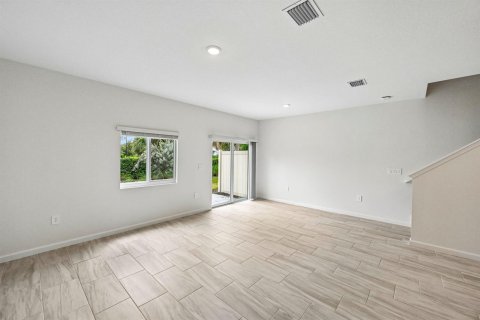 Touwnhouse à vendre à Port St. Lucie, Floride: 3 chambres, 154.31 m2 № 2318156 - photo 6