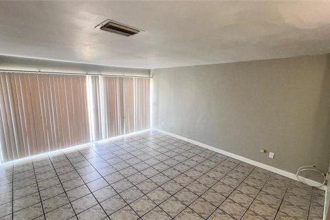 Condominio en alquiler en Cocoa, Florida, 2 dormitorios, 86.96 m2 № 1917296 - foto 8