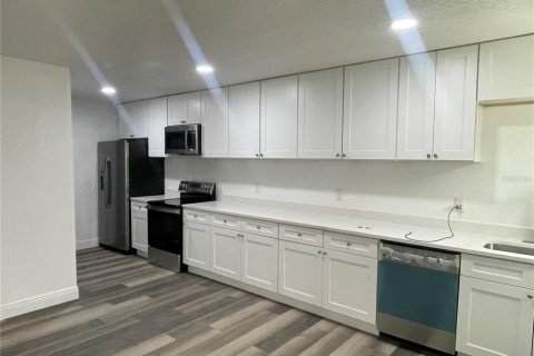 Casa en venta en Inverness, Florida, 2 dormitorios, 127.37 m2 № 1732227 - foto 9