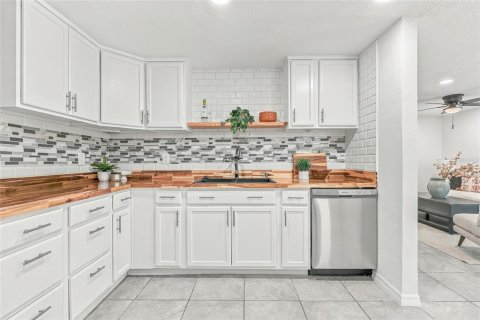 Villa ou maison à vendre à Tampa, Floride: 4 chambres, 133.41 m2 № 2429135 - photo 7