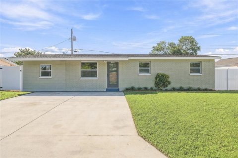 Villa ou maison à Tampa, Floride 4 chambres, 133.41 m2 № 2429135