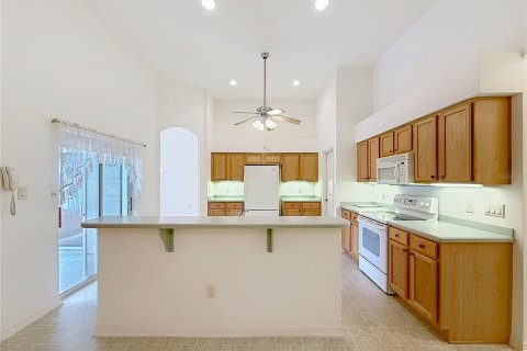 House in Leesburg, Florida 3 bedrooms, 162.67 sq.m. № 2395939 - photo 7