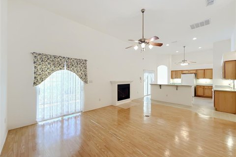 House in Leesburg, Florida 3 bedrooms, 162.67 sq.m. № 2395939 - photo 5