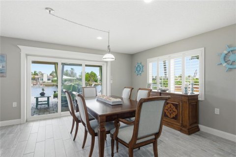 Casa en venta en New Port Richey, Florida, 4 dormitorios, 206.43 m2 № 2213255 - foto 17