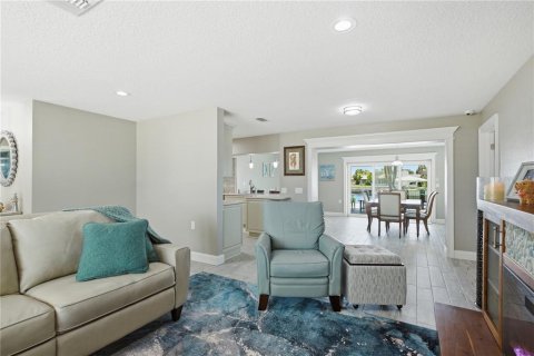 Casa en venta en New Port Richey, Florida, 4 dormitorios, 206.43 m2 № 2213255 - foto 9