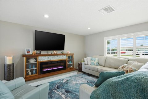 Casa en venta en New Port Richey, Florida, 4 dormitorios, 206.43 m2 № 2213255 - foto 7