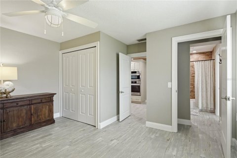 Casa en venta en New Port Richey, Florida, 4 dormitorios, 206.43 m2 № 2213255 - foto 28