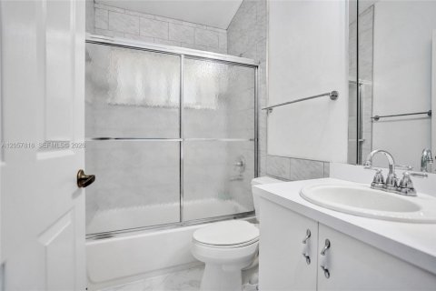 Villa ou maison à louer à Delray Beach, Floride: 3 chambres, 128.39 m2 № 2248895 - photo 27