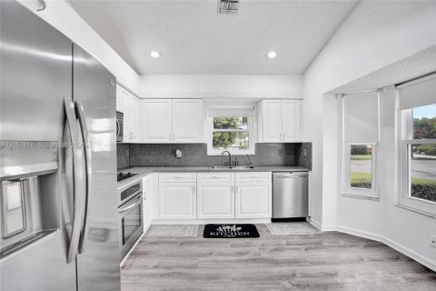 Villa ou maison à louer à Delray Beach, Floride: 3 chambres, 128.39 m2 № 2248895 - photo 7