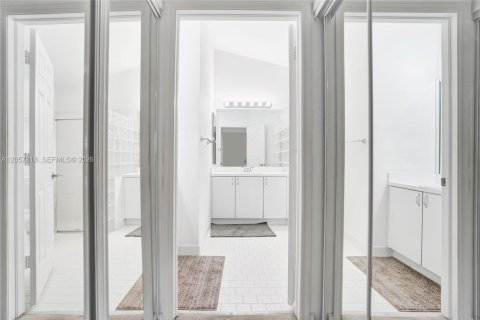 Villa ou maison à louer à Delray Beach, Floride: 3 chambres, 128.39 m2 № 2248895 - photo 19