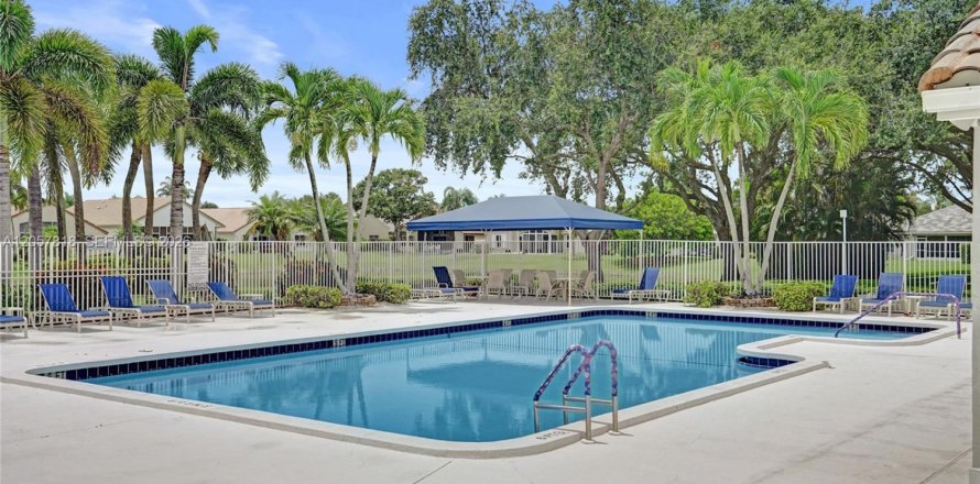 Villa ou maison à Delray Beach, Floride 3 chambres, 128.39 m2 № 2248895