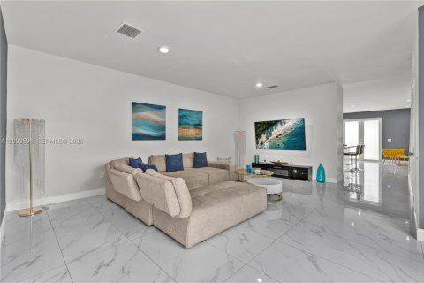 Touwnhouse à louer à Miami, Floride: 4 chambres, 139.35 m2 № 2390354 - photo 6