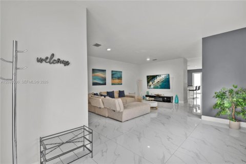 Touwnhouse à louer à Miami, Floride: 4 chambres, 139.35 m2 № 2390354 - photo 5