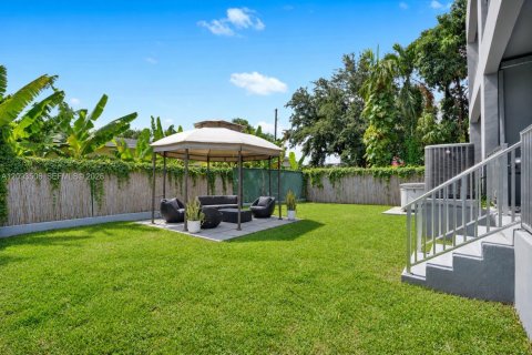 Touwnhouse à louer à Miami, Floride: 4 chambres, 139.35 m2 № 2390354 - photo 27