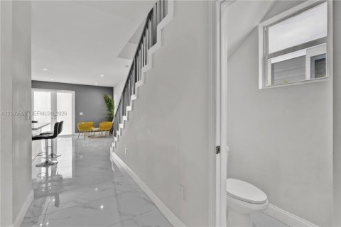 Touwnhouse à louer à Miami, Floride: 4 chambres, 139.35 m2 № 2390354 - photo 13