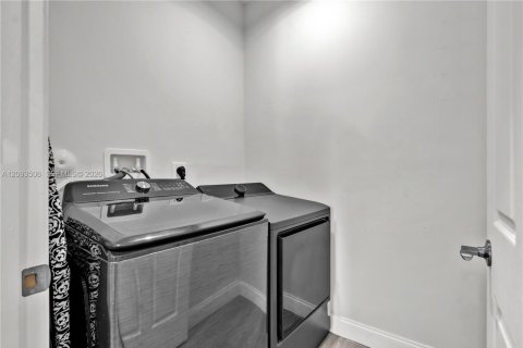 Touwnhouse à louer à Miami, Floride: 4 chambres, 139.35 m2 № 2390354 - photo 7