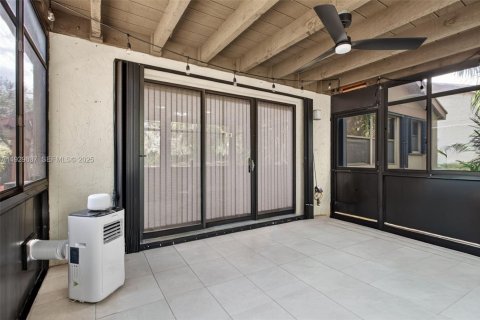 House in Coconut Creek, Florida 2 bedrooms, 130.34 sq.m. № 1988490 - photo 19