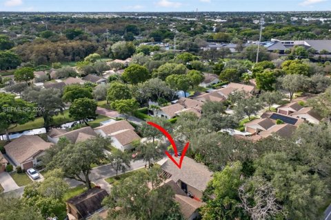 House in Coconut Creek, Florida 2 bedrooms, 130.34 sq.m. № 1988490 - photo 25