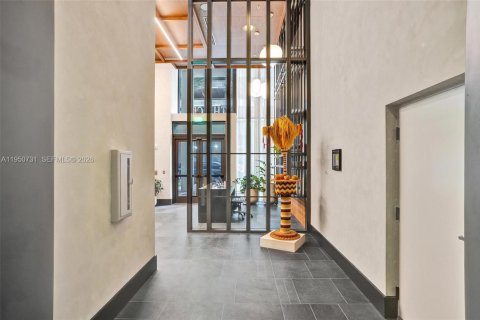 Condominio en alquiler en Miami, Florida, 1 dormitorio № 2054197 - foto 3