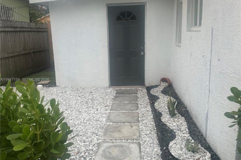 Propiedad comercial en Miami, Florida 1 dormitorio, 37.07 m2 № 2016689