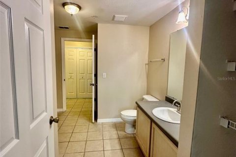 Condo in Orlando, Florida, 2 bedrooms № 2110747 - photo 13